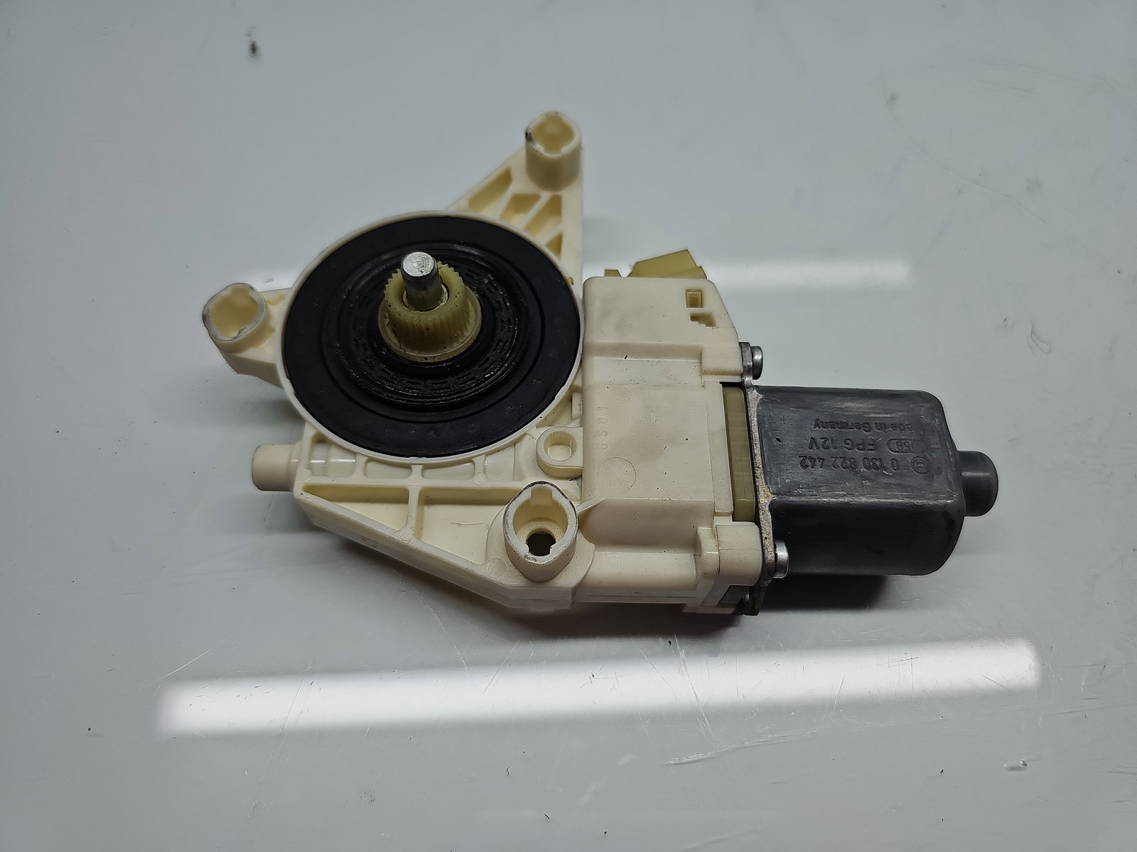 Motoras geam stanga spate Mercedes Clasa C (W204) [Fabr 2007-2014] A2048200542 - imagine 2