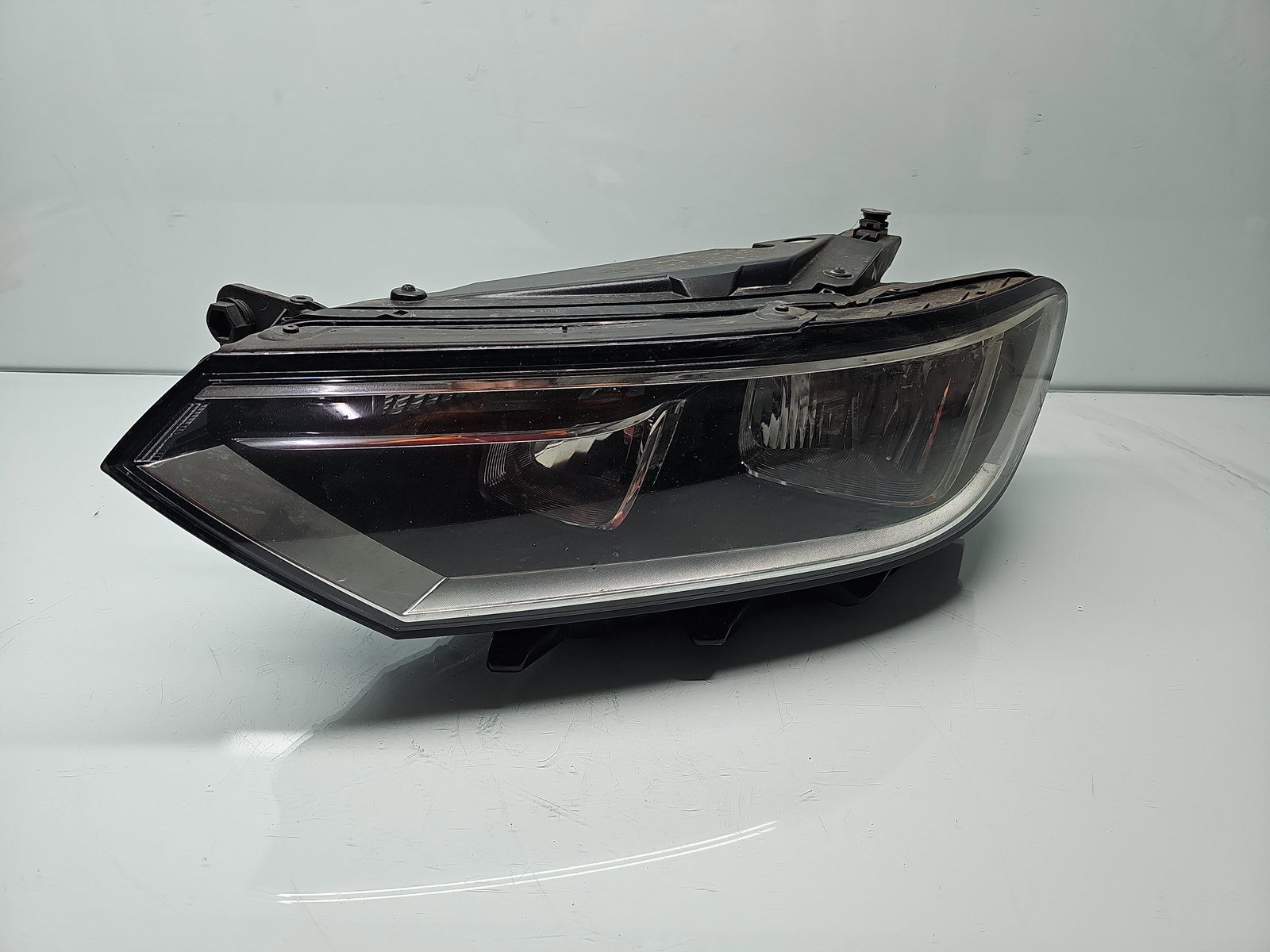 Far stanga Volkswagen Passat B8 (3G2) [Fabr 2015-prezent] 3G2941005B - imagine 1