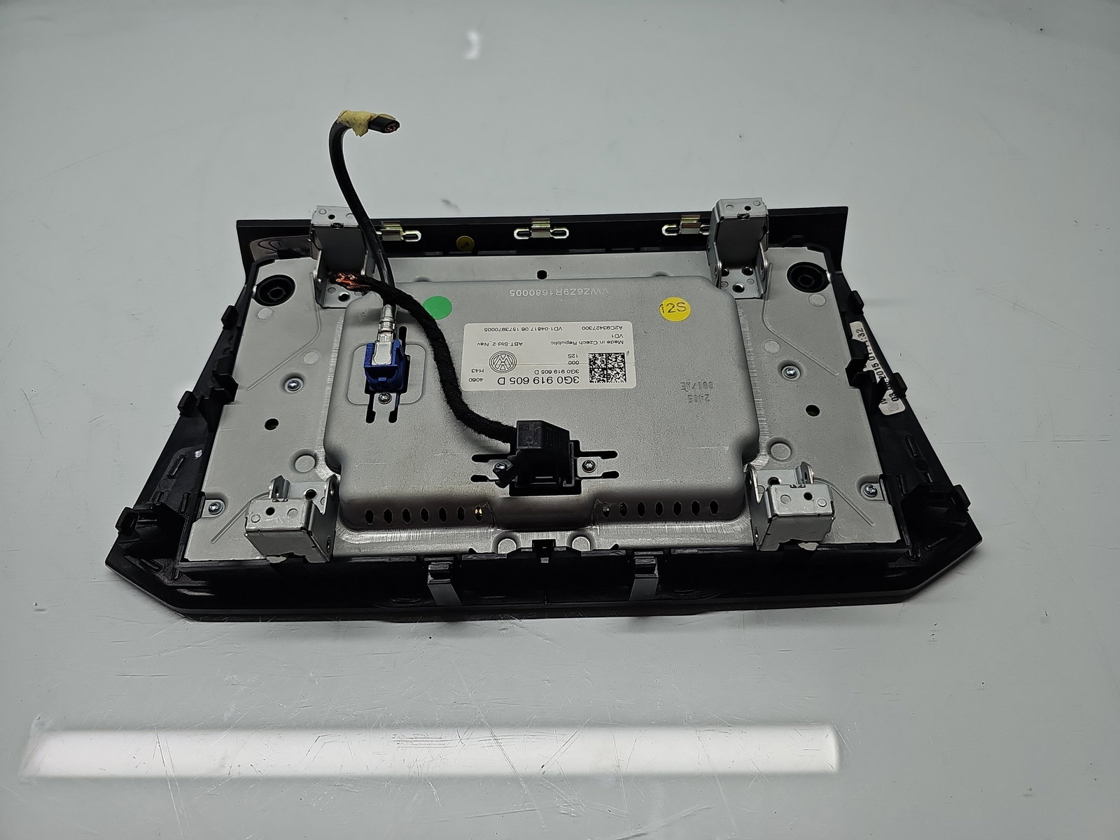 Radio CD cu navigatie Volkswagen Passat B8 (3G2) [Fabr 2015-prezent] 3G0919605D - imagine 3