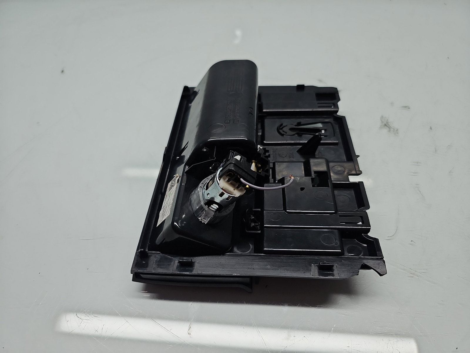 Scrumiera Volkswagen Passat B8 (3G2) [Fabr 2015-prezent] 3G2863284 - imagine 3