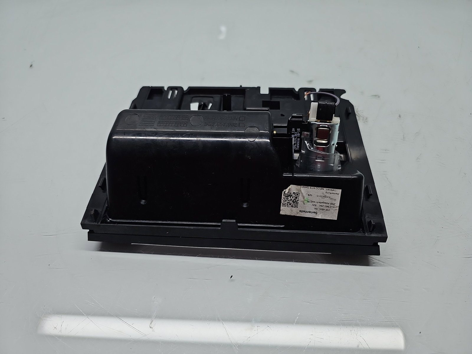 Scrumiera Volkswagen Passat B8 (3G2) [Fabr 2015-prezent] 3G2863284 - imagine 4