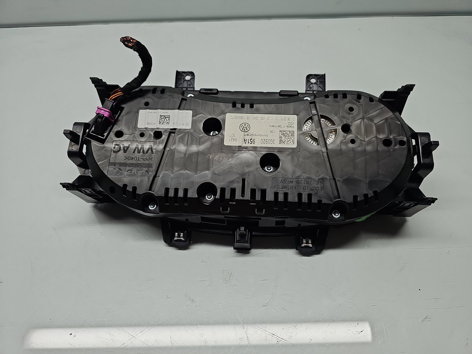 Ceas bord Volkswagen Passat B8 (3G2) [Fabr 2015-prezent] 3G0920951A - imagine 3