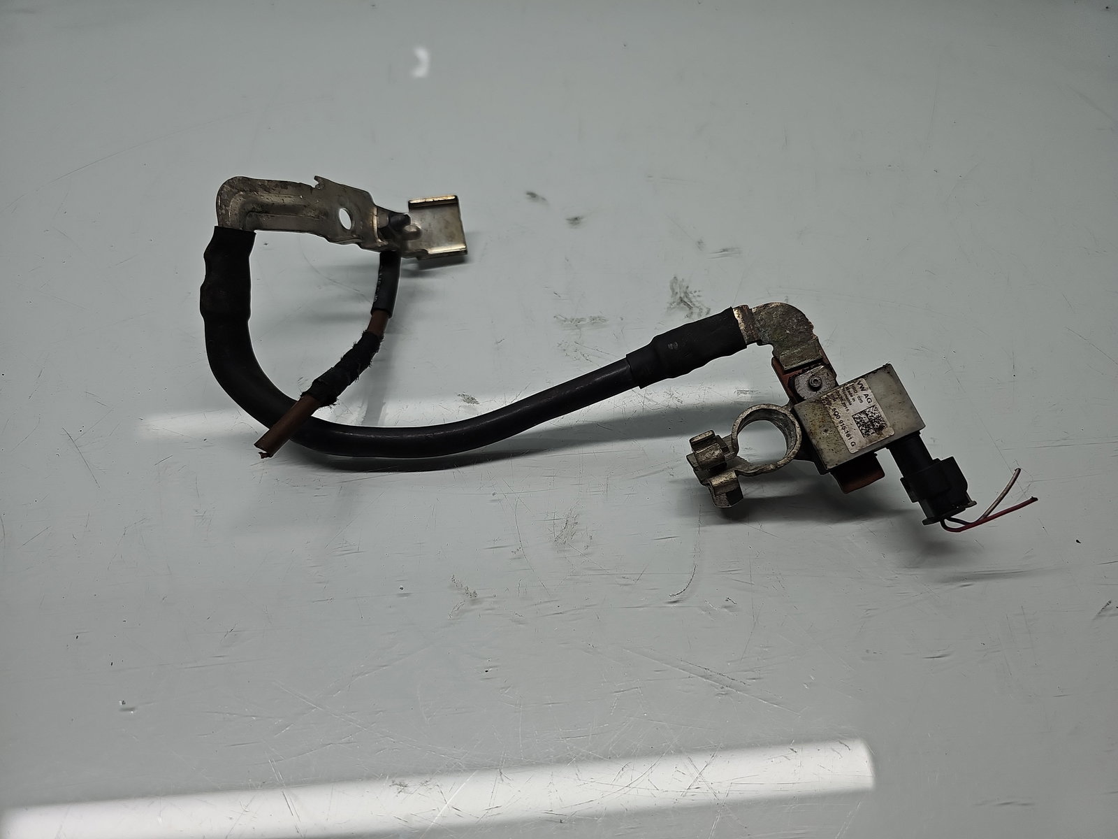 Borna baterie (-) Volkswagen Passat B8 (3G2) [Fabr 2015-prezent] 5Q0915181G - imagine 1