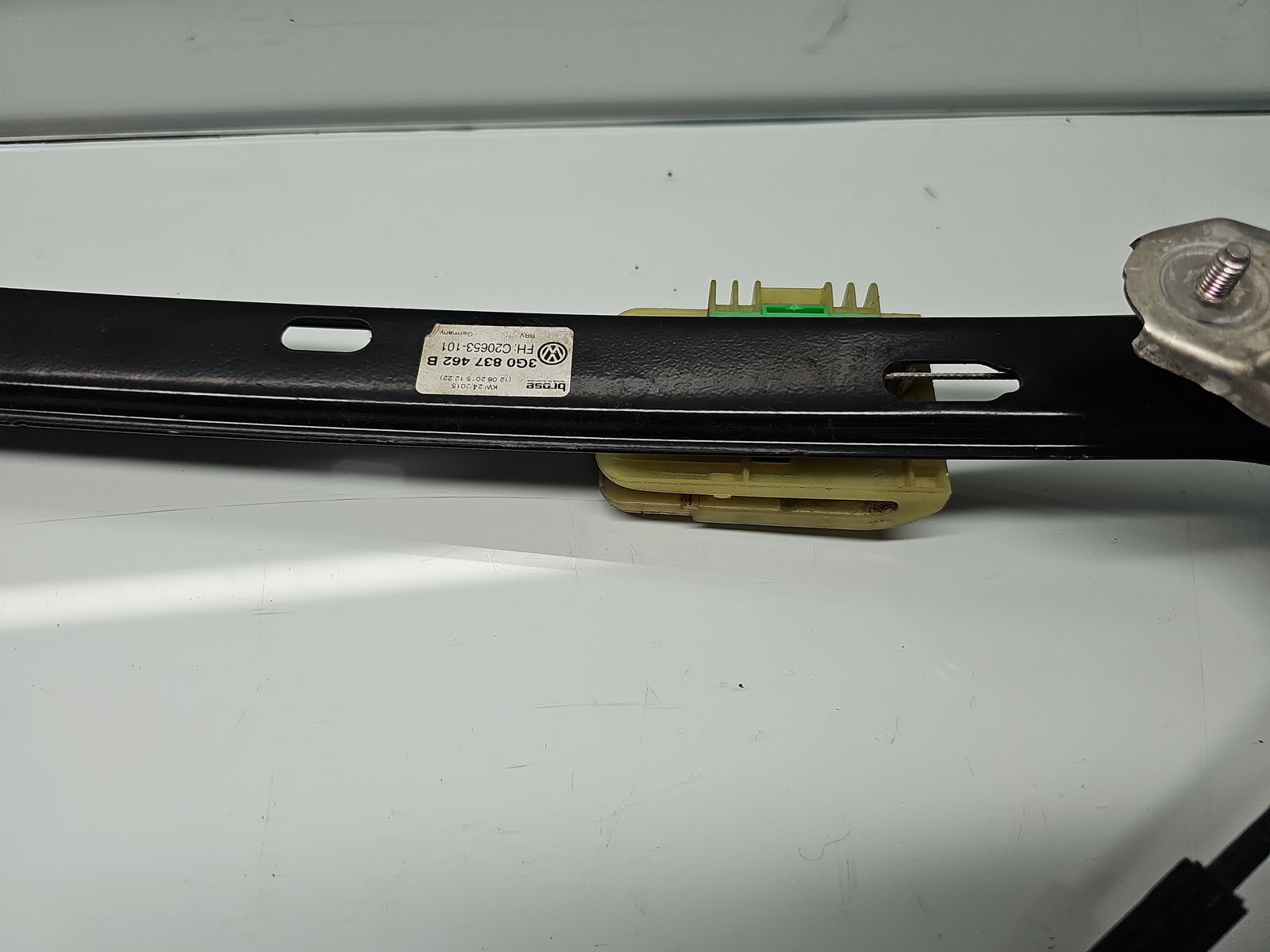 Macara electrica geam dreapta fata Volkswagen Passat B8 (3G2) [Fabr 2015-prezent] 3G0837462B - imagine 3