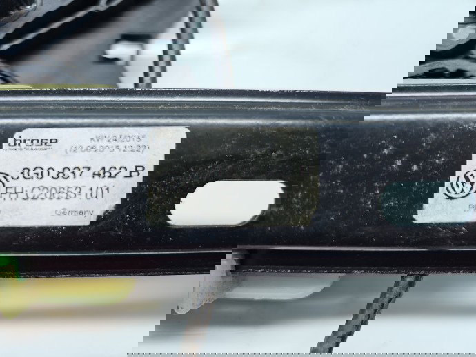 Macara electrica geam dreapta fata Volkswagen Passat B8 (3G2) [Fabr 2015-prezent] 3G0837462B