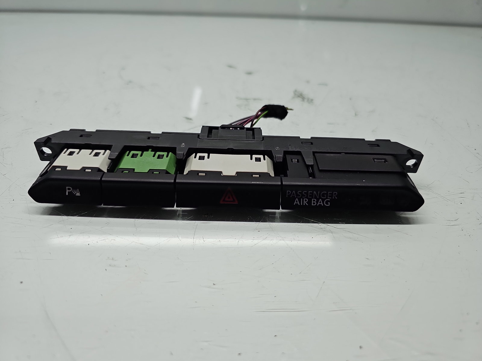 Butoane comenzi consola centrala Volkswagen Passat B8 (3G2) [Fabr 2015-prezent] 3G0927132A - imagine 1