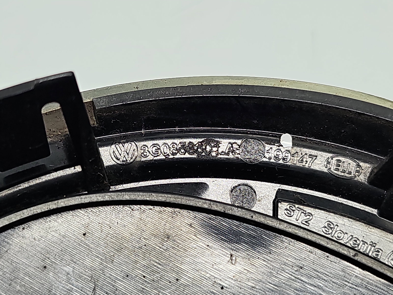 Sigla capota Volkswagen Passat B8 (3G2) [Fabr 2015-prezent] 3G0853601A - imagine 5