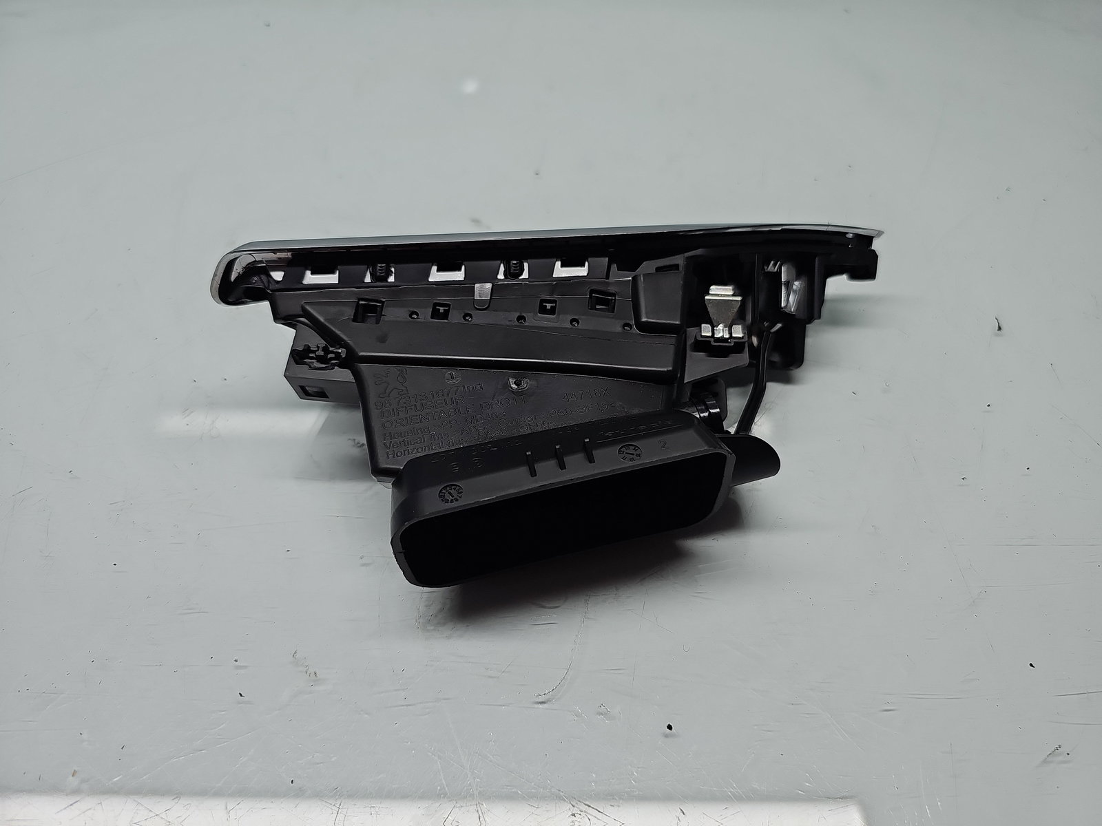 Grila aerisire dreapta PEUGEOT 2008 [Fabr 2013-prezent] 9673131677 - imagine 3