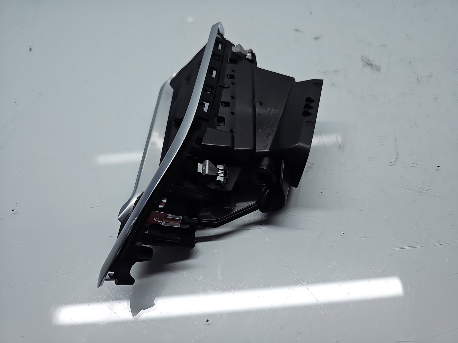 Grila aerisire stanga PEUGEOT 2008 [Fabr 2013-prezent] 9633131777 - imagine 2