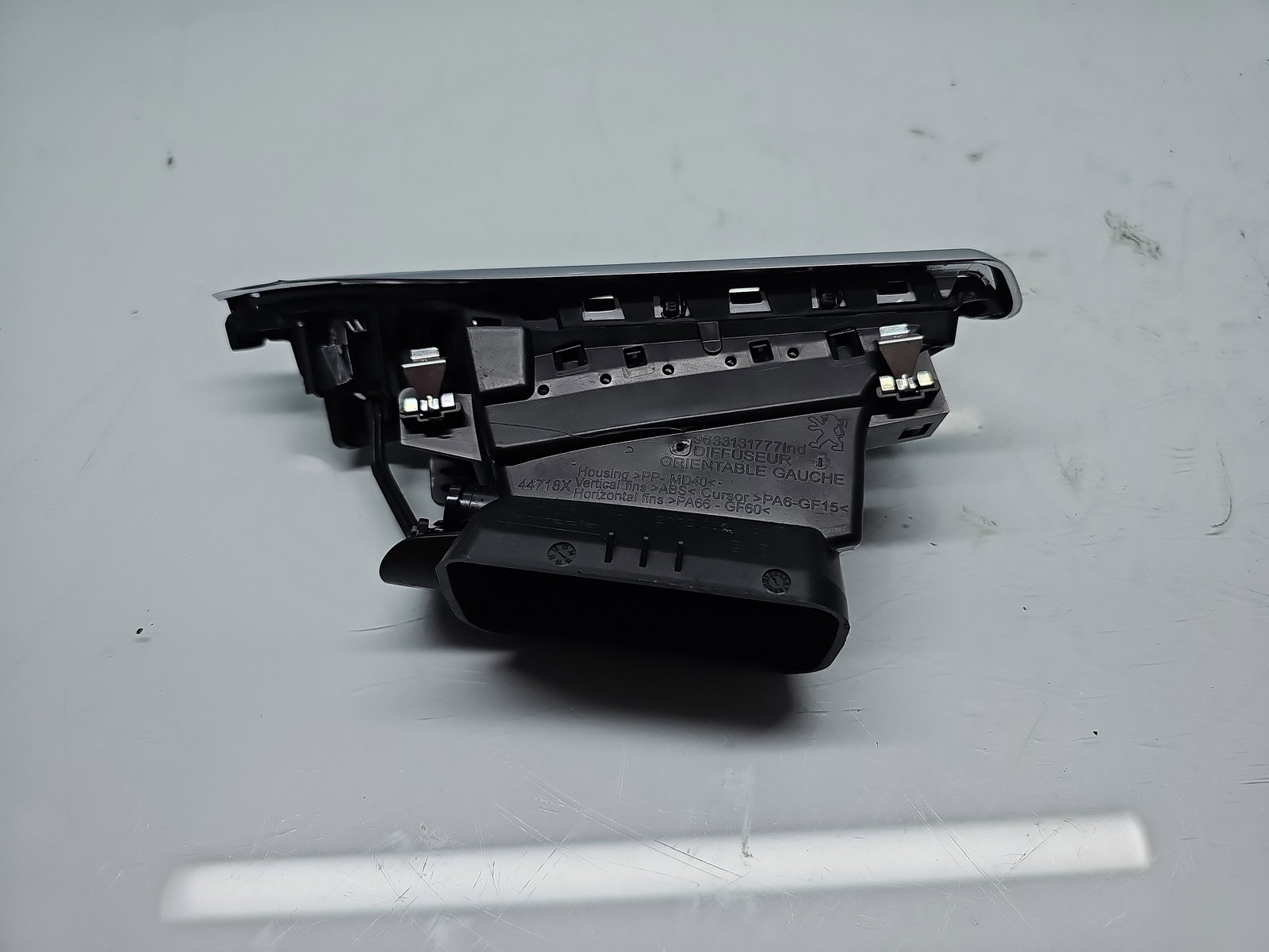 Grila aerisire stanga PEUGEOT 2008 [Fabr 2013-prezent] 9633131777 - imagine 3