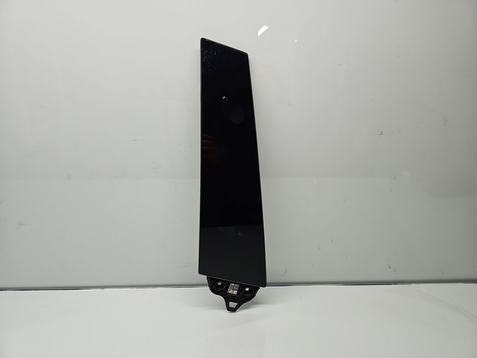 Ornament stalp dreapta TESLA Model 3 [Fabr 2020-2025] 1109256-00-C - imagine 1