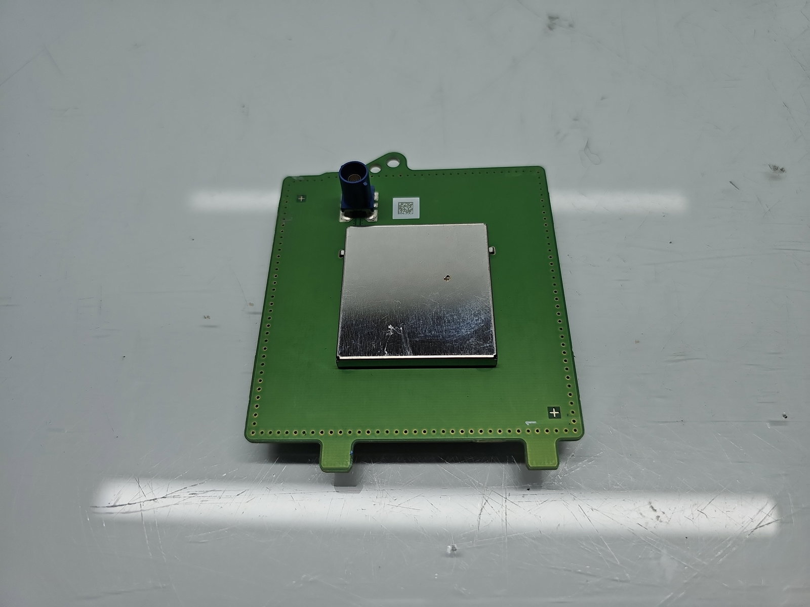 Antena TESLA Model 3 [Fabr 2020-2025] 1079734-00-C - imagine 2