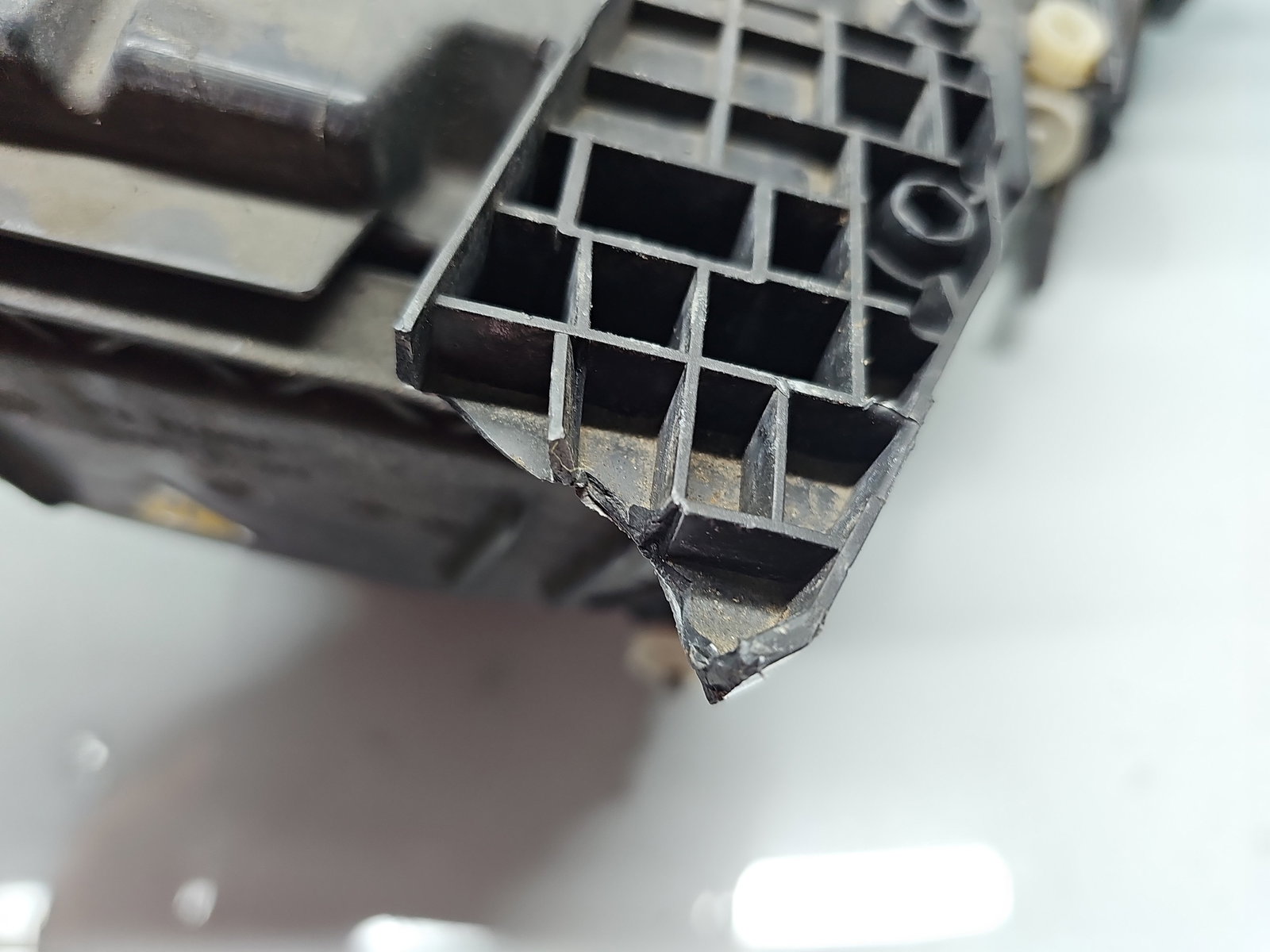 Far stanga AUDI A6 (4G2, C7) S-line [Fabr 2012-2017] 4G0941005D - imagine 4