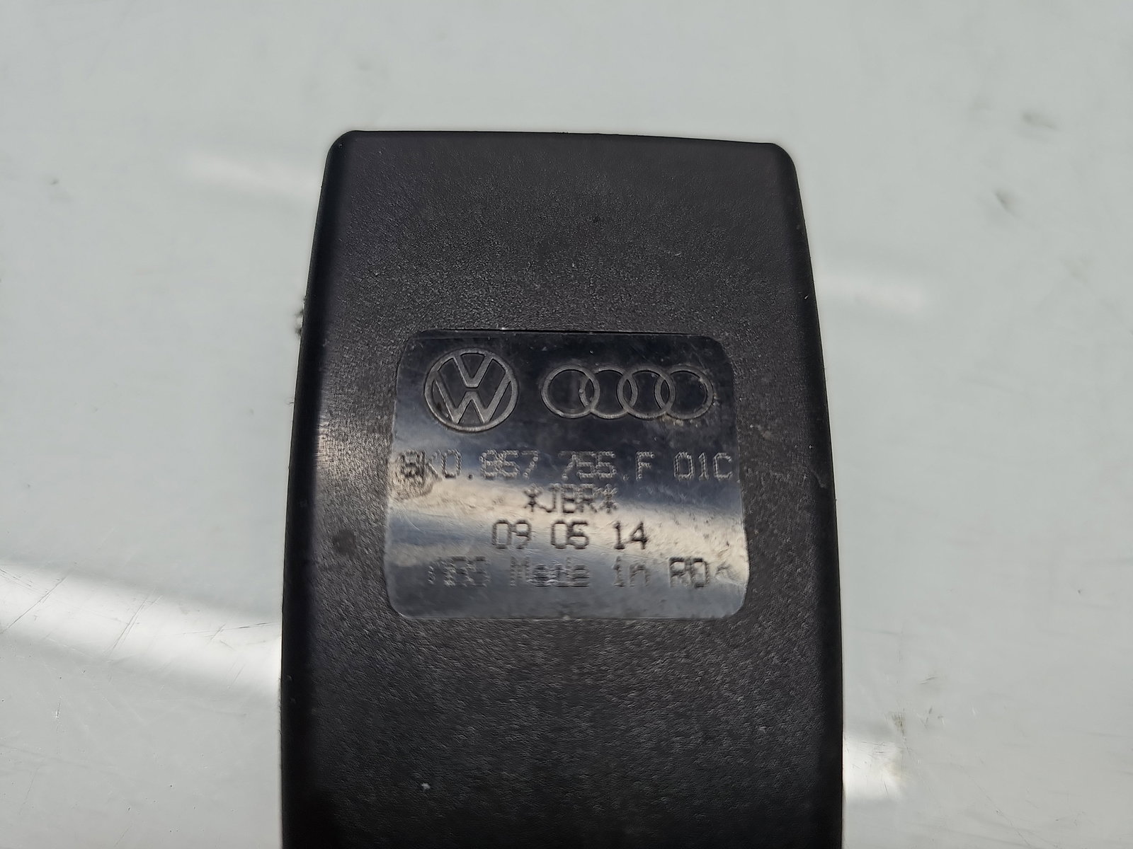Capsa centura stanga fata AUDI A6 (4G2, C7) S-line [Fabr 2012-2017] 8K0857755F - imagine 4