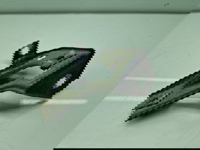 Suport aripa stanga fata Opel Astra J [Fabr 2009-2015] 13276370