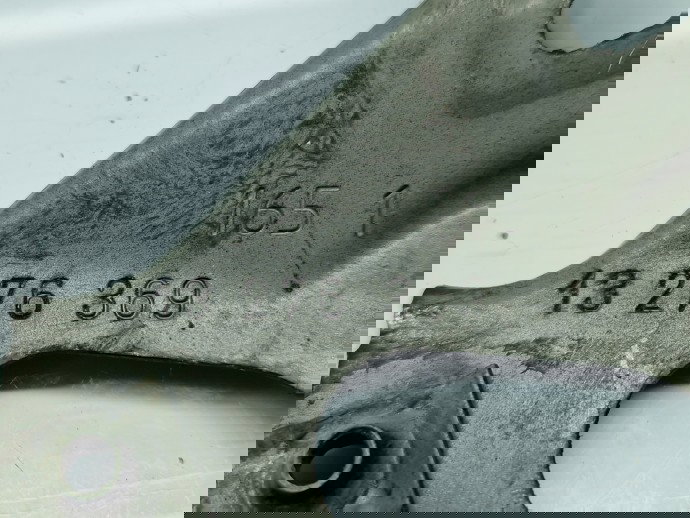 Suport aripa dreapta fata Opel Astra J [Fabr 2009-2015] 13276369