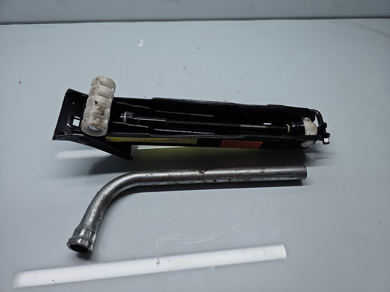 Set cric si cheie AUDI A6 (4G2, C7) S-line [Fabr 2012-2017] 8N0012219/4G0011031F - imagine 1