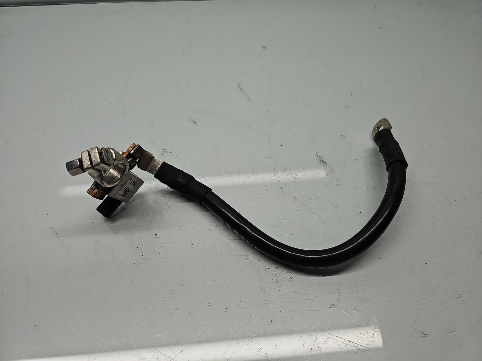 Borna baterie (-) AUDI A6 (4G2, C7) S-line [Fabr 2012-2017] 8T0915181