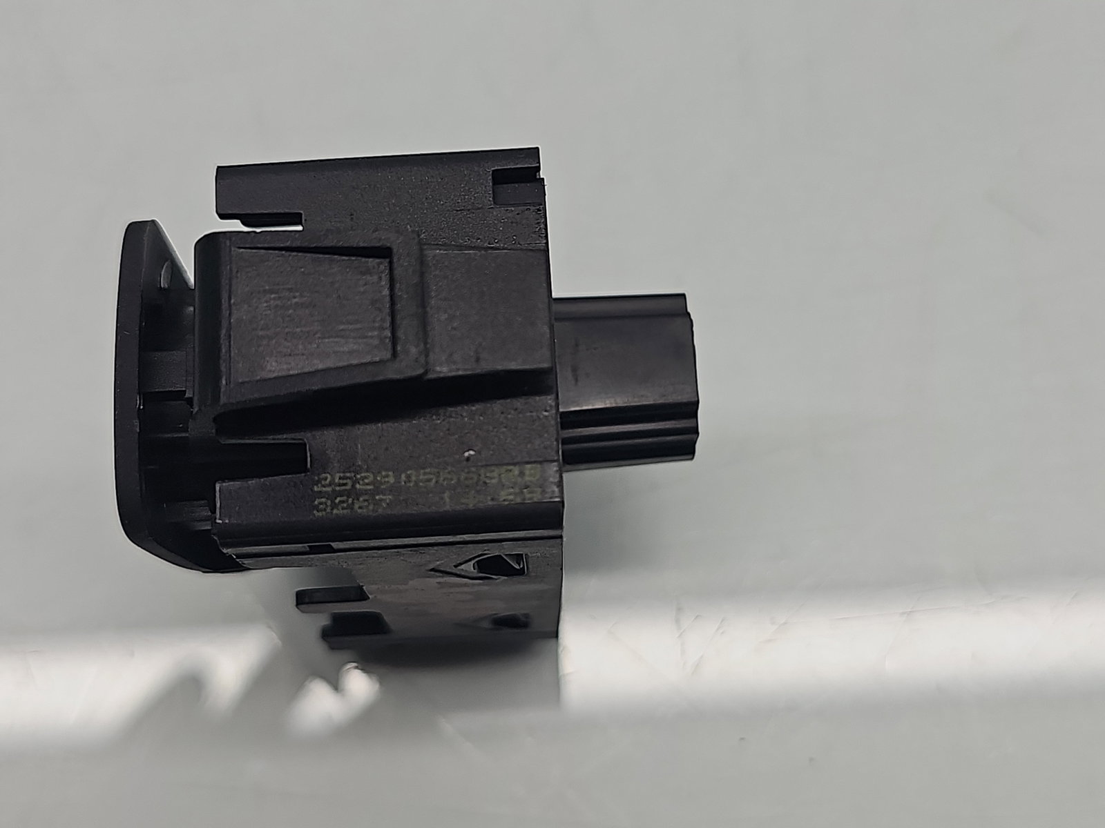 Buton avarii Dacia Logan MCV 2 [Fabr 2013-2022] 252905668R - imagine 5