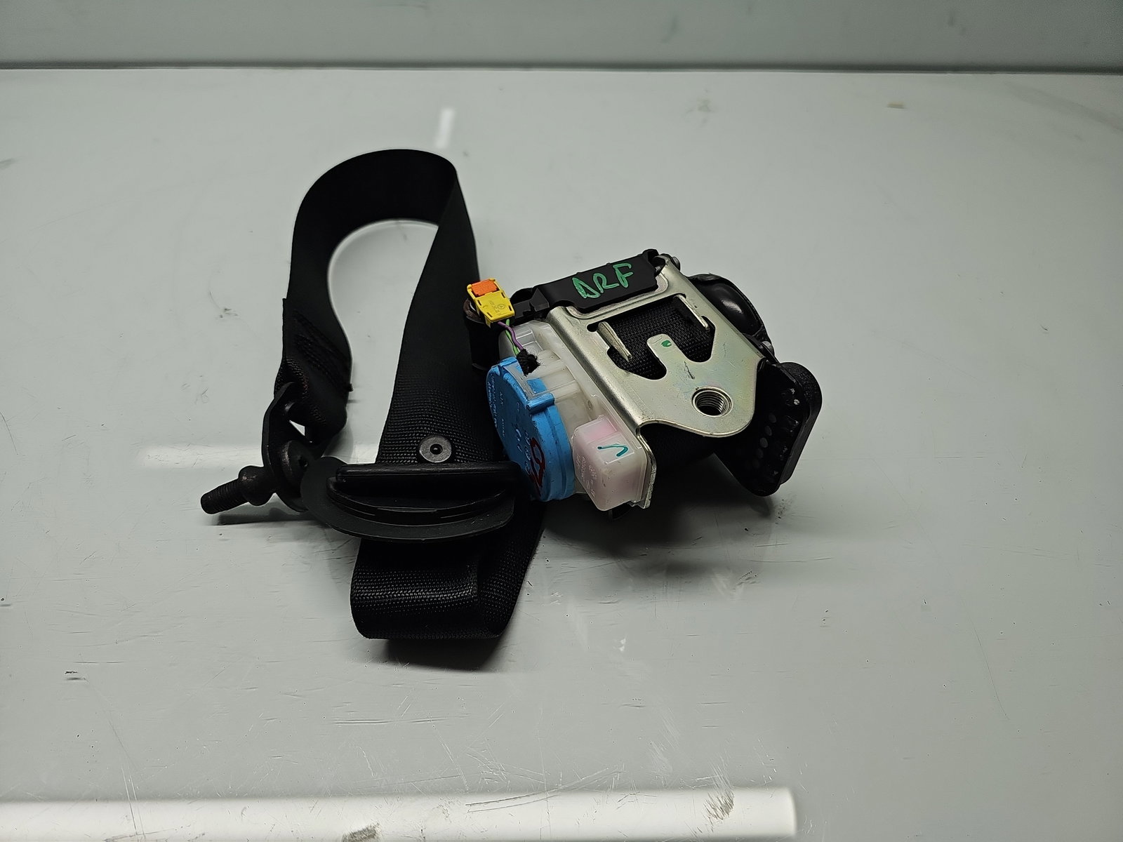 Centura dreapta fata Mercedes Clasa A (W176) [Fabr 2012-2018] A1768602285 - imagine 1