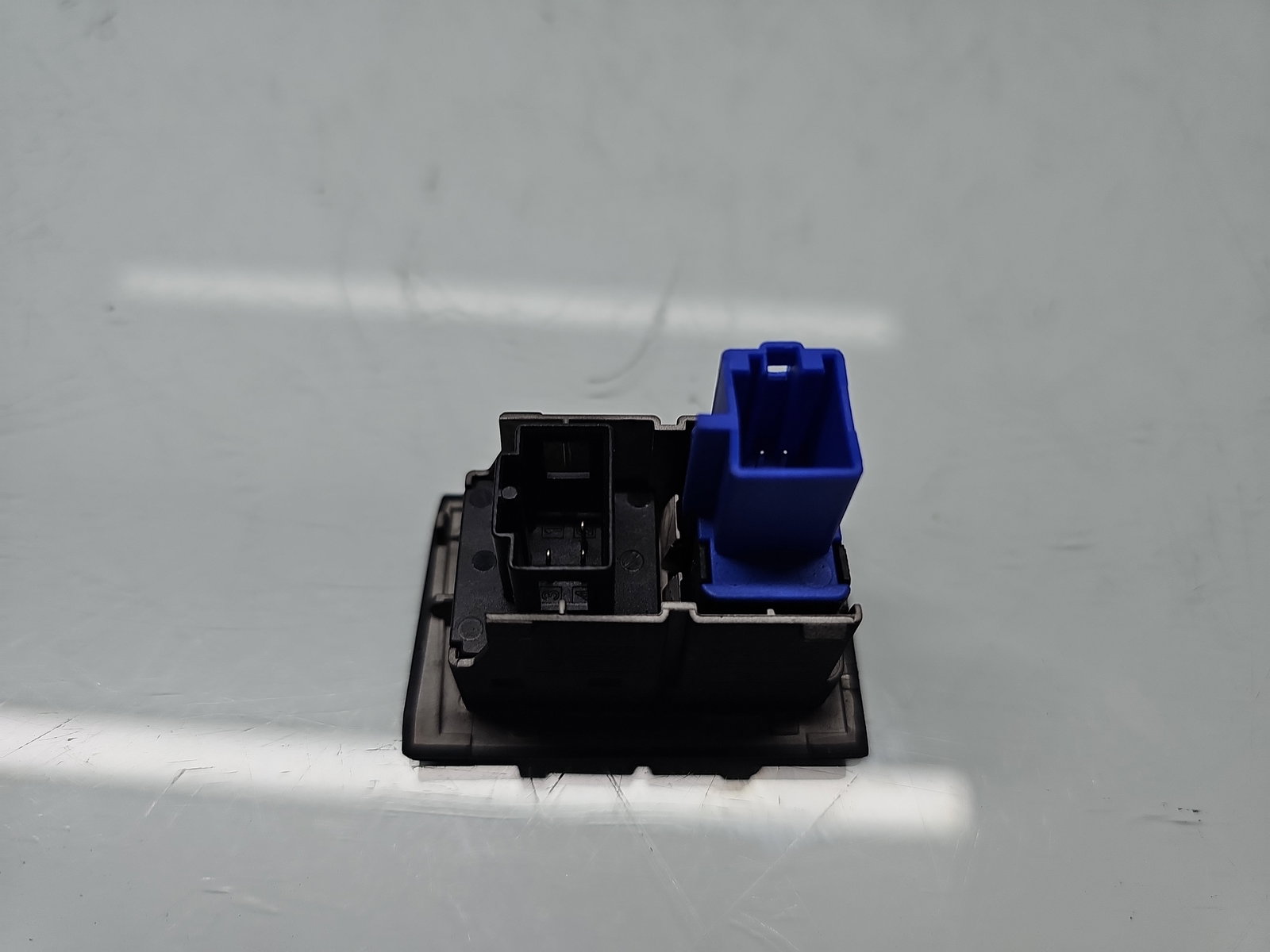 Buton avarii Volkswagen Golf 7 (5G) [Fabr 2014-prezent] 5G2919234A - imagine 3