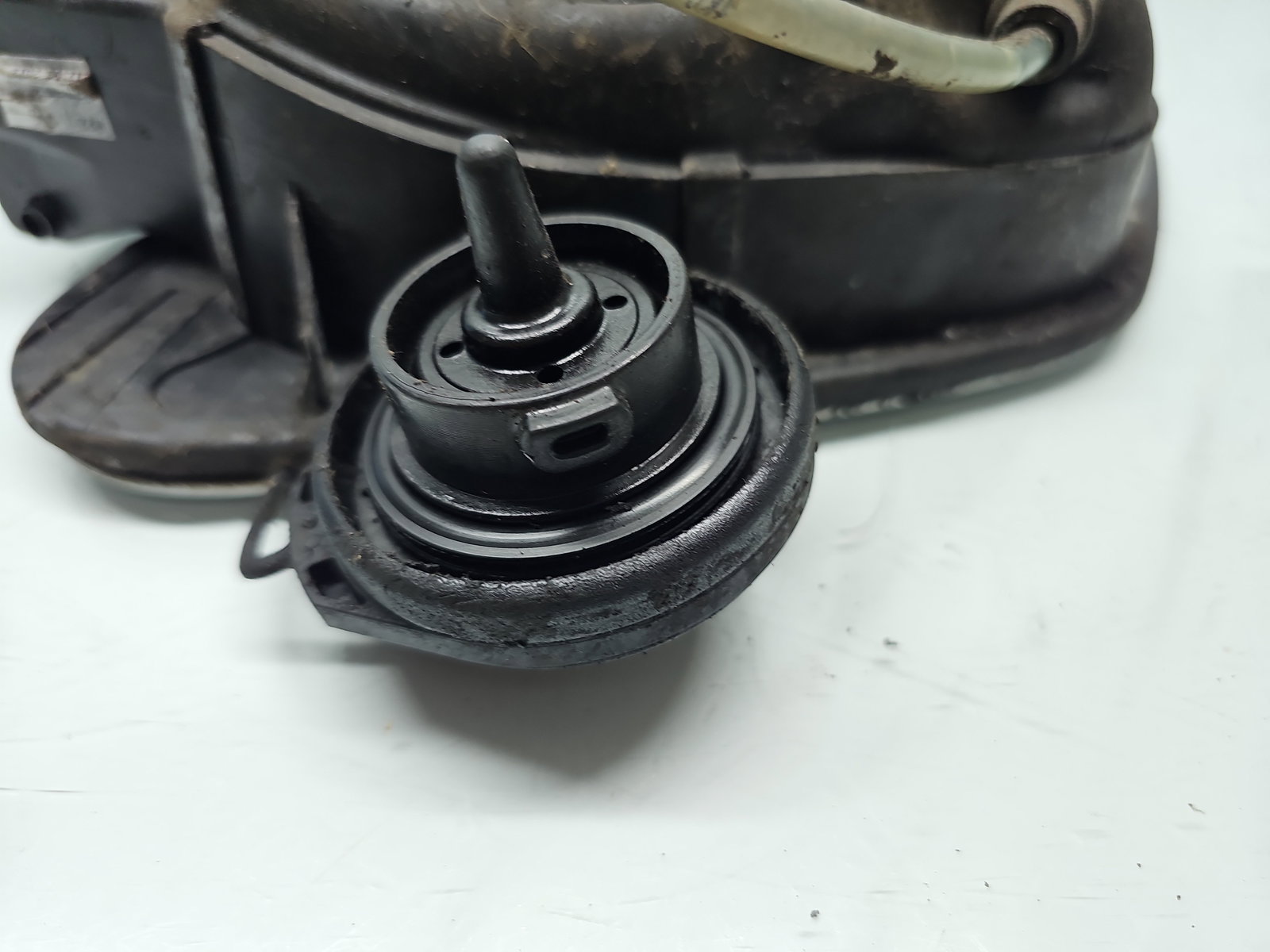 Capac rezervor Volkswagen Golf 7 (5G) [Fabr 2014-prezent] Hatchback OEM - imagine 4