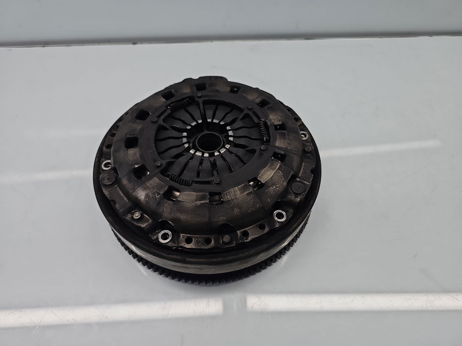 Kit ambreiaj volanta masa dubla Bmw 3 (E90) [Fabr 2005-2011] 2.0 Benz N43B20 7560876 105KW / 143CP - imagine 1