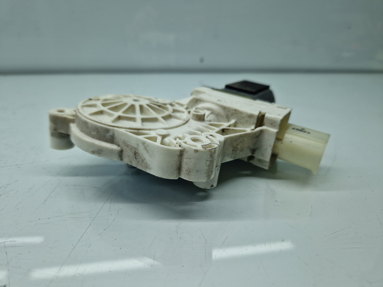 Motoras geam dreapta spate Bmw 5 (F10) [Fabr 2011-2016] Berlina Pachet M 053-60144-02 - imagine 3