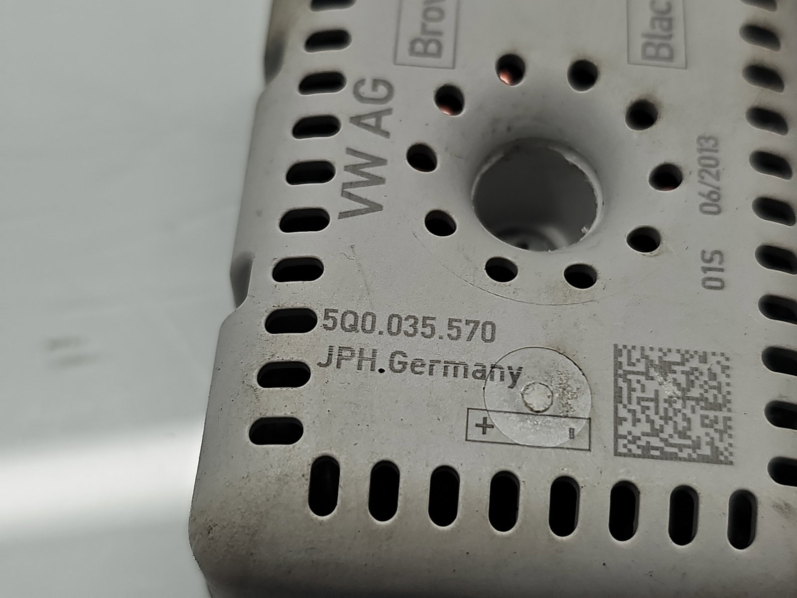 Amplificator antena Volkswagen Golf 7 (5G) [Fabr 2014-prezent] 5Q0035570 - imagine 4