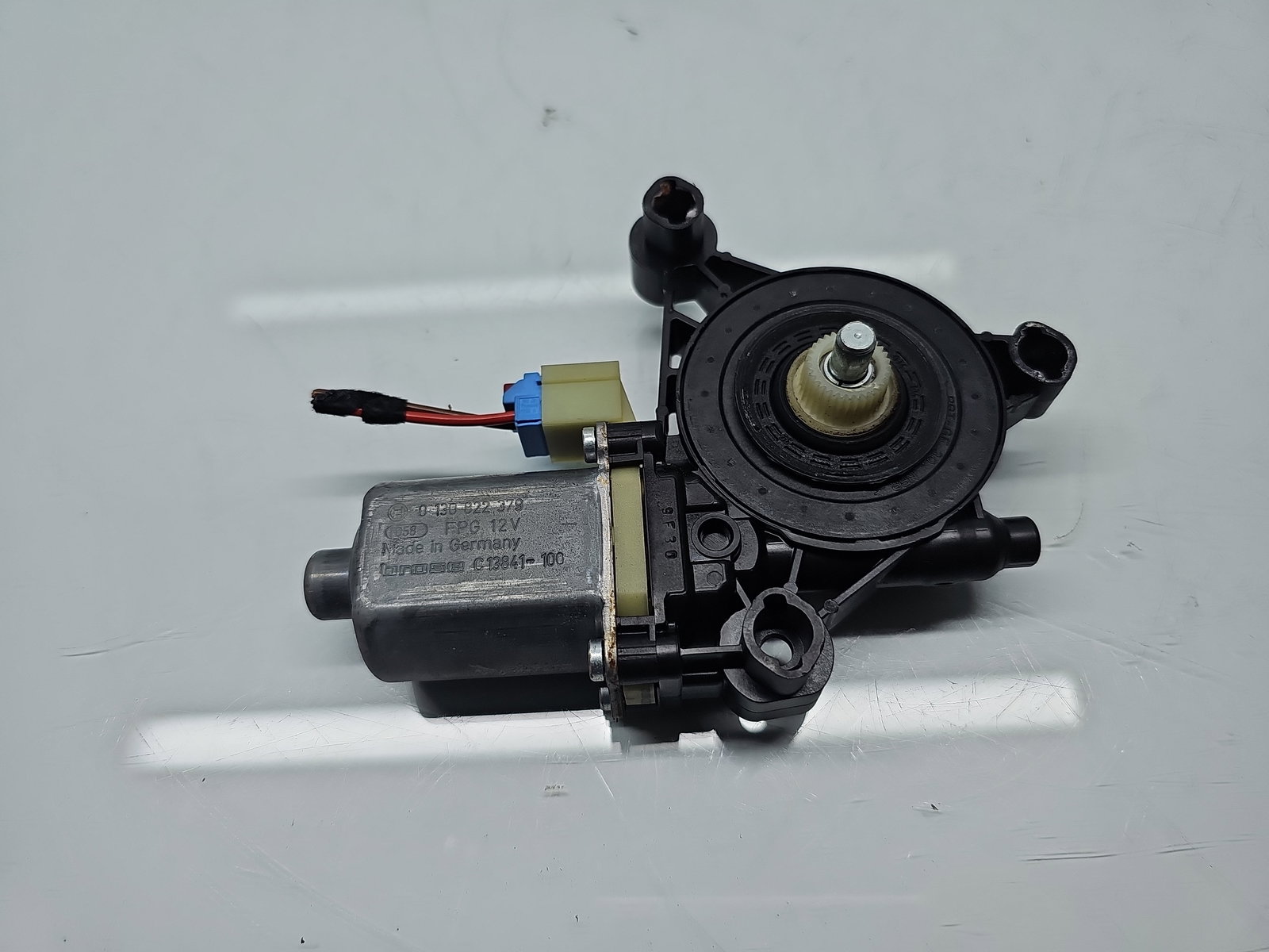 Motoras geam dreapta fata Volkswagen Golf 7 (5G) [Fabr 2014-prezent] Hatchback 5Q0959801B - imagine 2