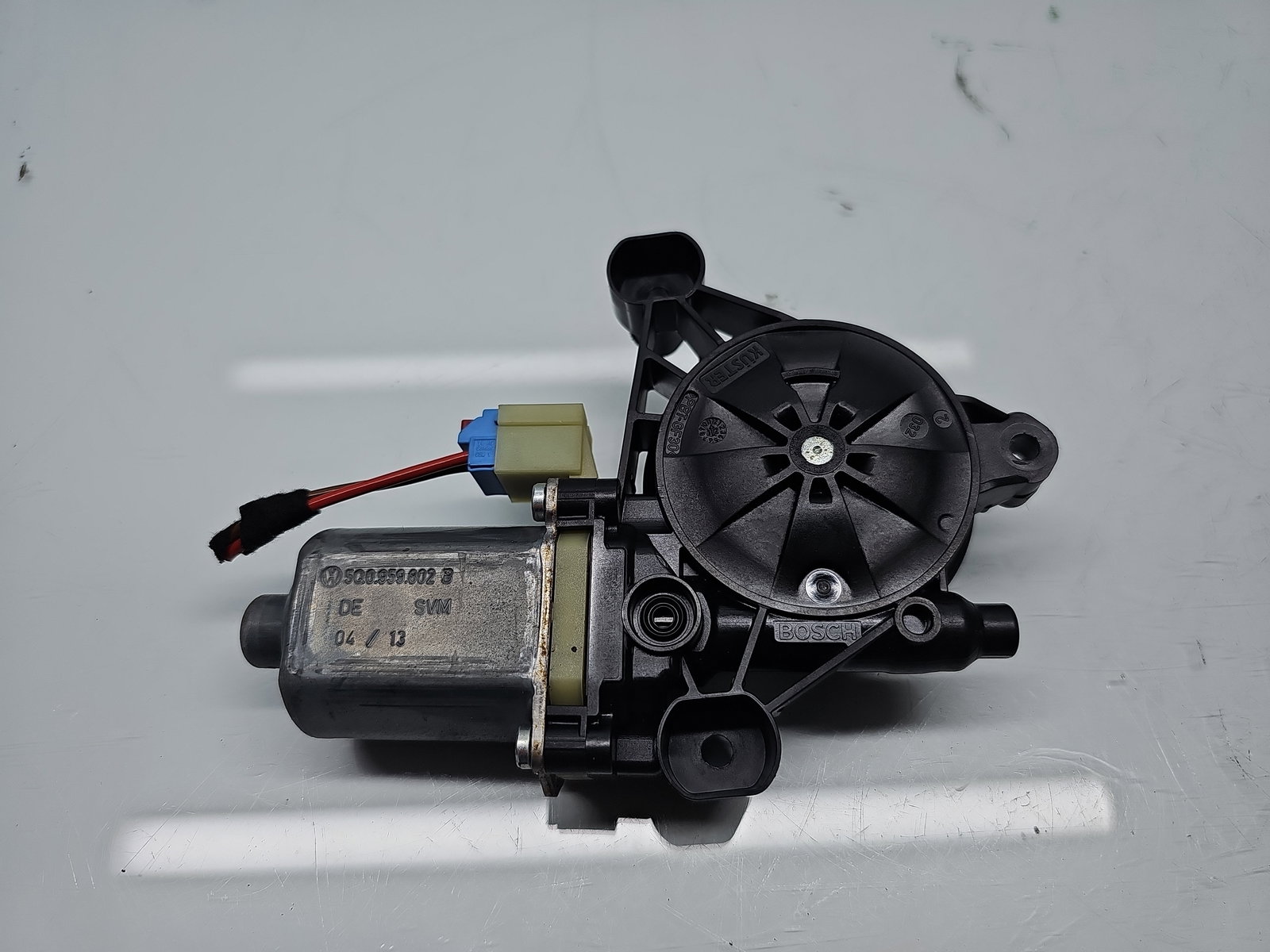 Motoras geam stanga fata Volkswagen Golf 7 (5G) [Fabr 2014-prezent] Hatchback 5Q0959802B - imagine 1