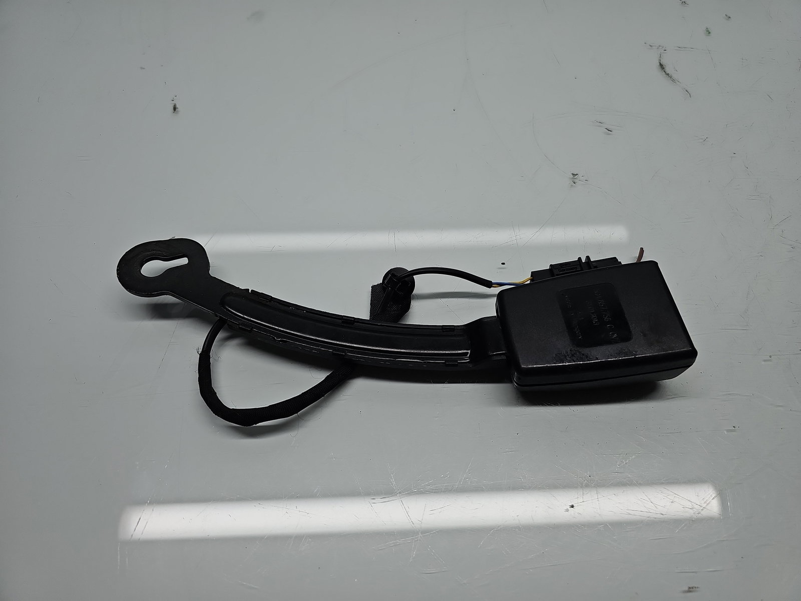 Capsa centura dreapta fata Volkswagen Golf 7 (5G) [Fabr 2014-prezent] 5G4857756C - imagine 1