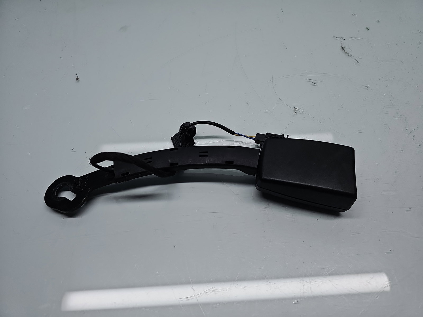 Capsa centura dreapta fata Volkswagen Golf 7 (5G) [Fabr 2014-prezent] 5G4857756C - imagine 3