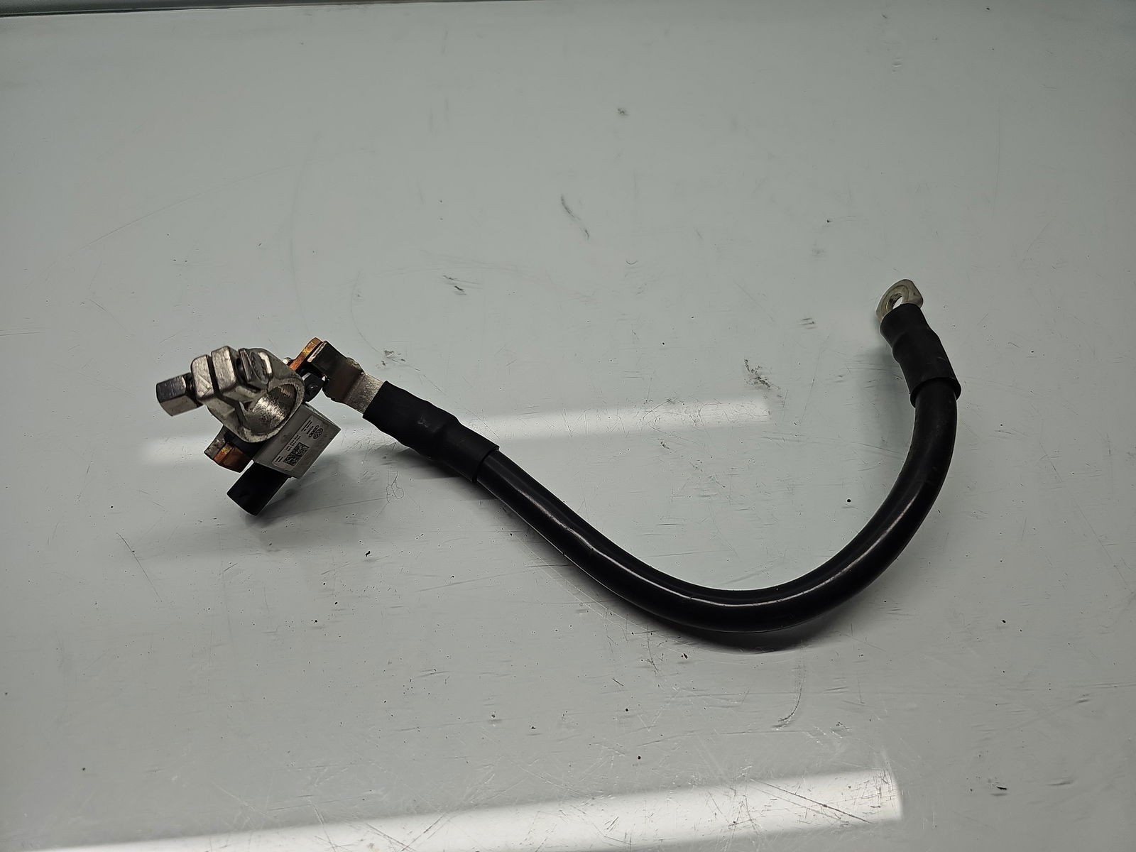 Borna baterie (-) AUDI A5 (8T3) [Fabr 2007-2015] 8T0915181