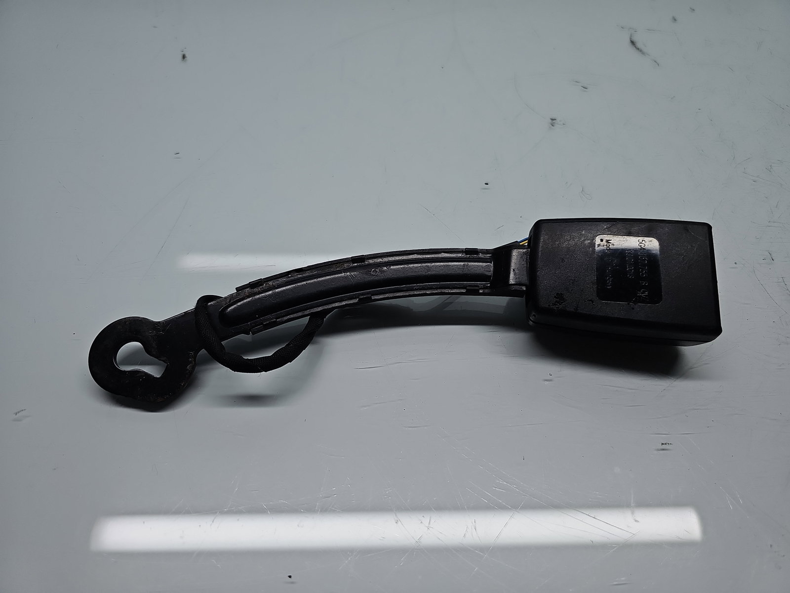 Capsa centura stanga fata Volkswagen Golf 7 (5G) [Fabr 2014-prezent] 5G4857755B - imagine 1