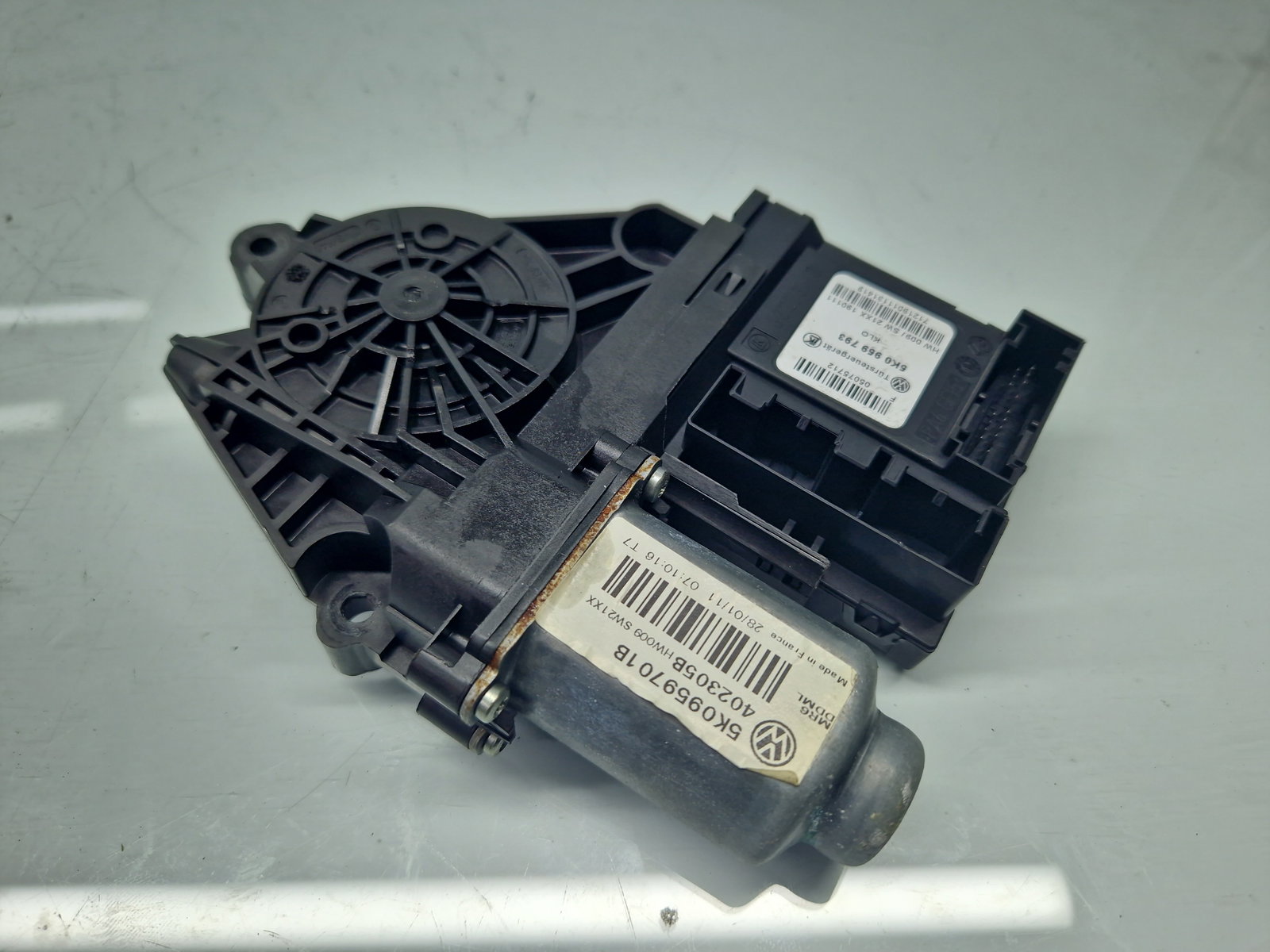 Motoras geam dreapta fata Volkswagen Golf 6 (5K1) [Fabr 2009-2013] Hatchback 5K0959701B - imagine 3