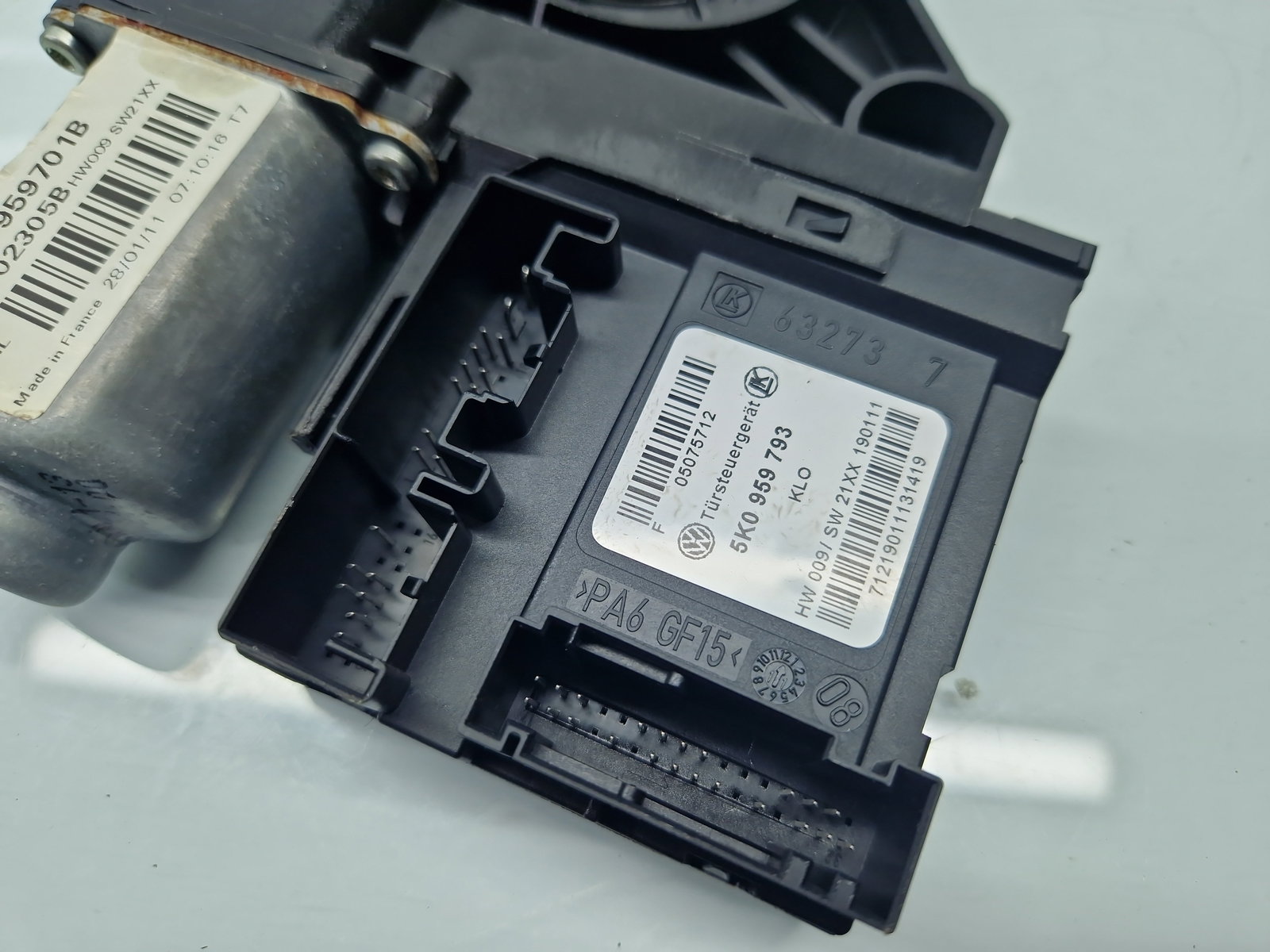 Motoras geam dreapta fata Volkswagen Golf 6 (5K1) [Fabr 2009-2013] Hatchback 5K0959701B - imagine 4