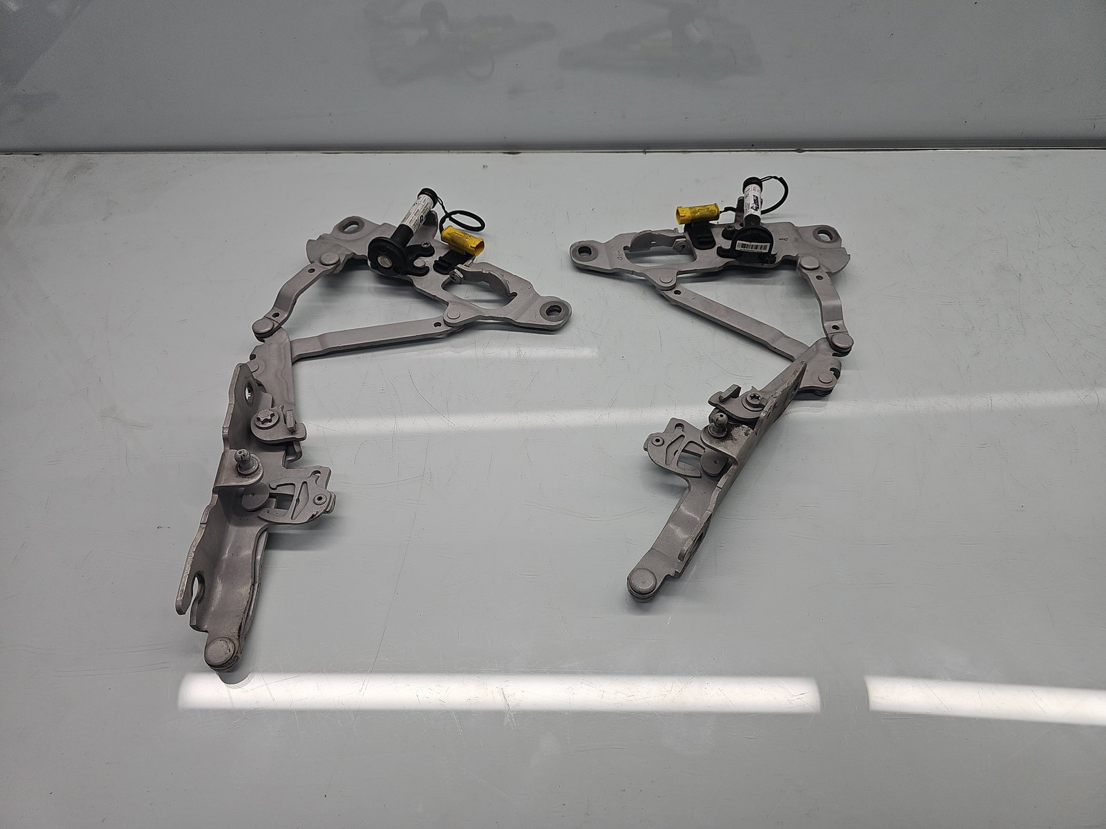 Set balamale capota Bmw 5 (F10) [Fabr 2011-2016] Berlina Pachet M OEM - imagine 1