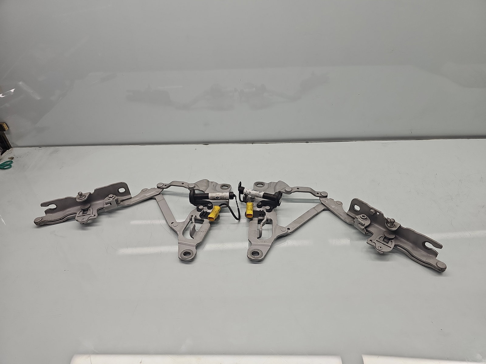 Set balamale capota Bmw 5 (F10) [Fabr 2011-2016] Berlina Pachet M OEM - imagine 2