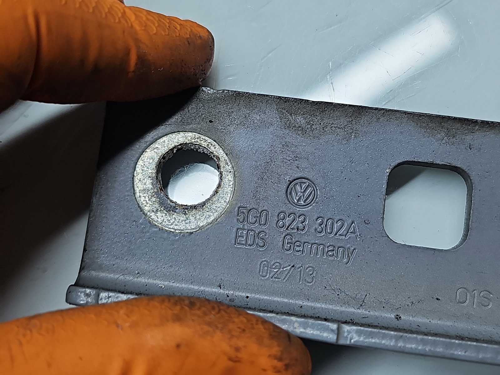 Set balamale capota Volkswagen Golf 7 (5G) [Fabr 2014-prezent] Hatchback 5G0823301A-5G0823302A - imagine 5