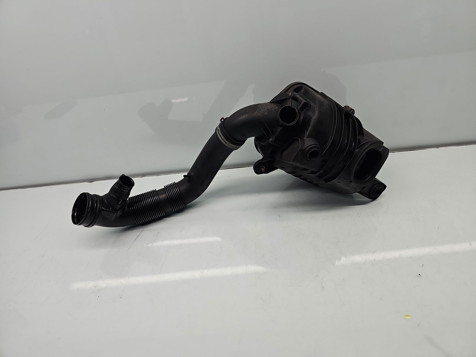 Carcasa filtru aer Volkswagen Golf 5 (1K1) [Fabr 2004-2008] 1F0129607 1.6 Benz BGU 75KW / 102CP - imagine 4