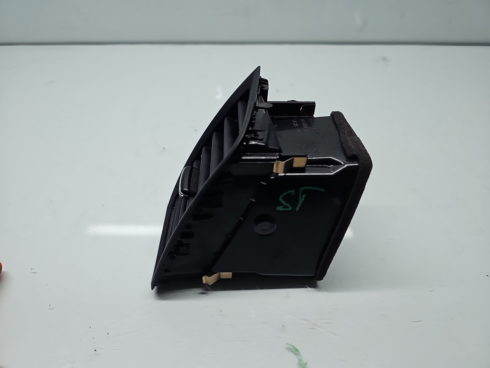 Grila aerisire stanga MITSUBISHI ASX (GA) [Fabr 2010-2020] 8030A-15750 - imagine 2