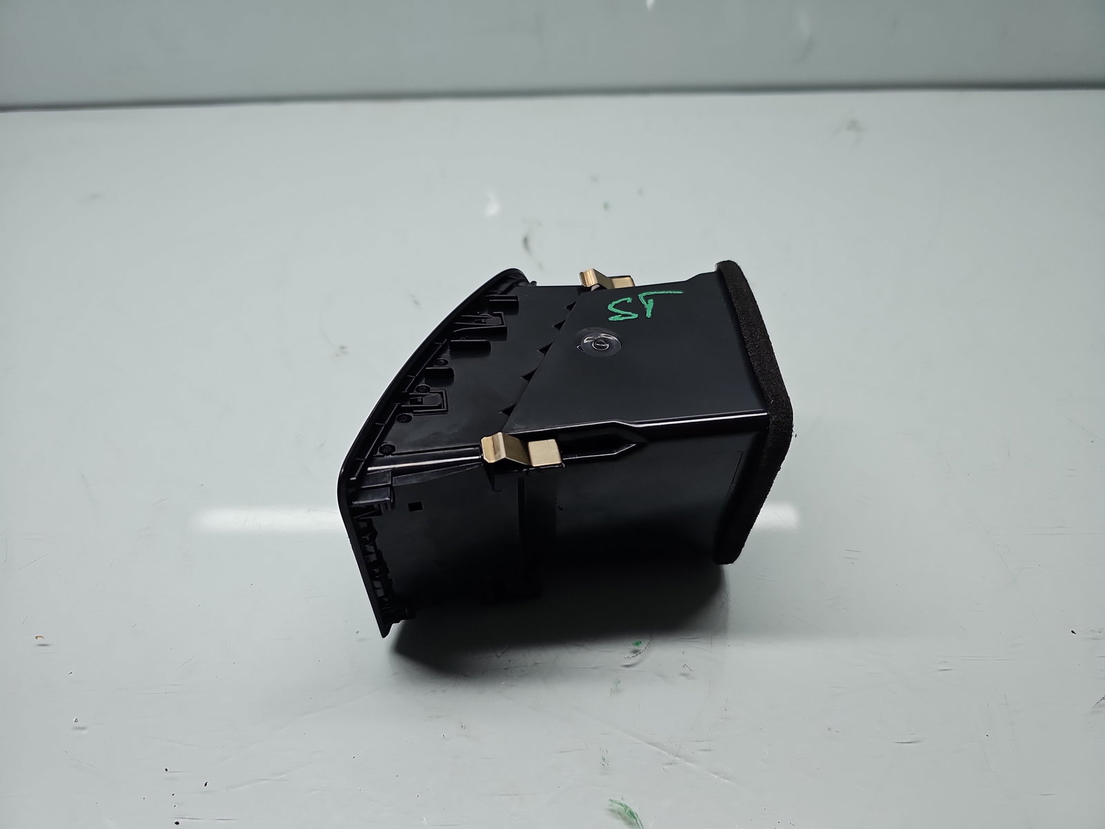 Grila aerisire stanga MITSUBISHI ASX (GA) [Fabr 2010-2020] 8030A-15750 - imagine 3