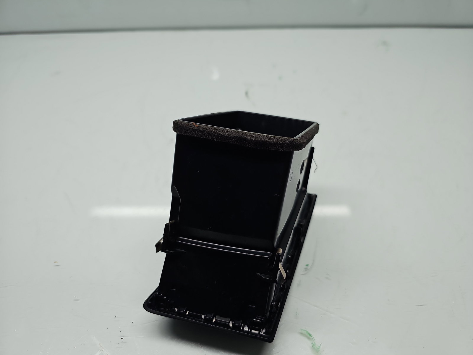 Grila aerisire stanga MITSUBISHI ASX (GA) [Fabr 2010-2020] 8030A-15750 - imagine 4