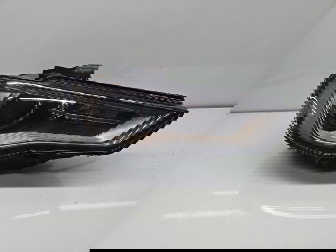 Far dreapta AUDI A3 (8VS) [Fabr 2013-prezent] Berlina S-line 8V0941006D