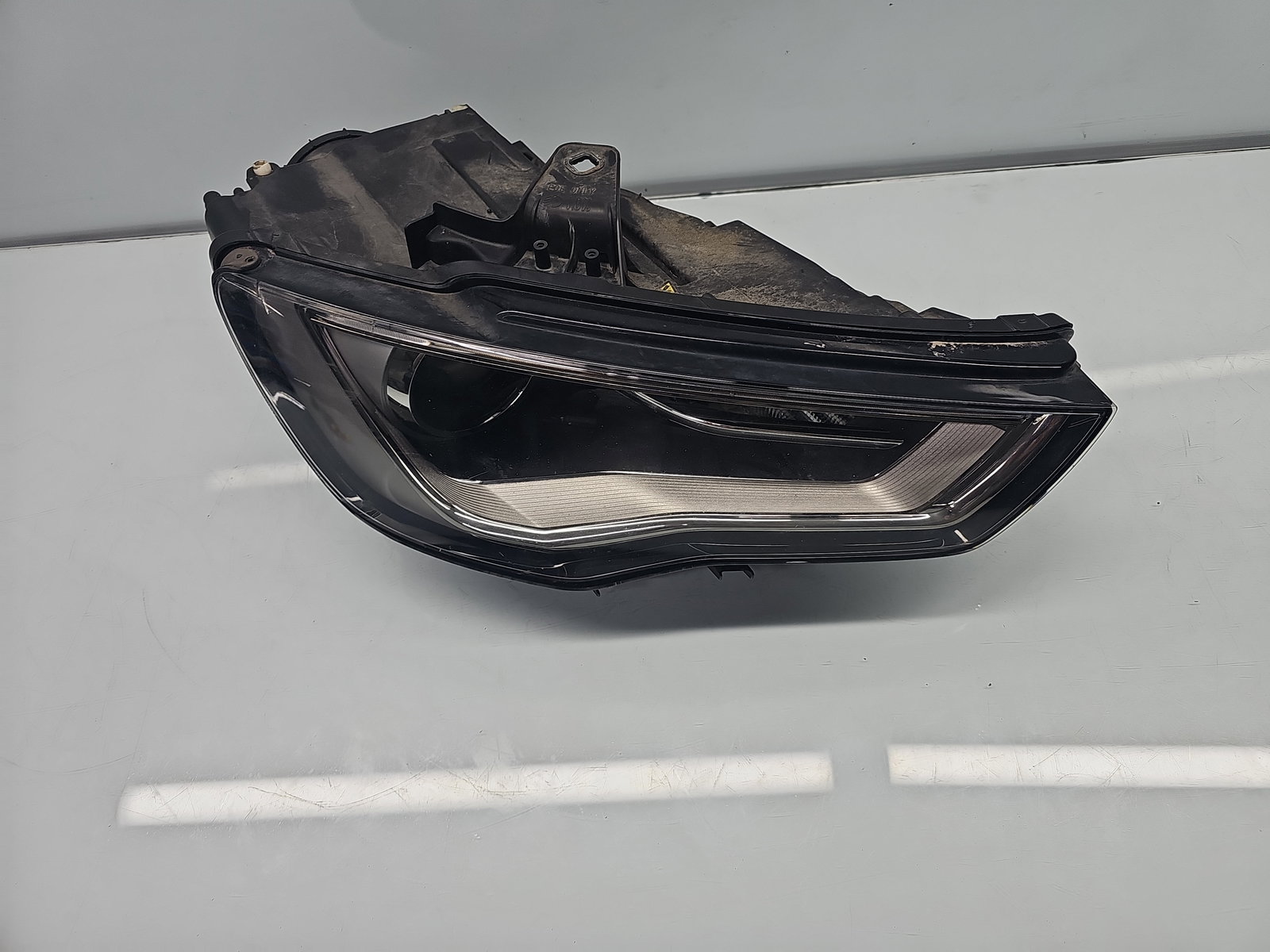 Far dreapta AUDI A3 (8VS) [Fabr 2013-prezent] Berlina S-line 8V0941006D - imagine 3