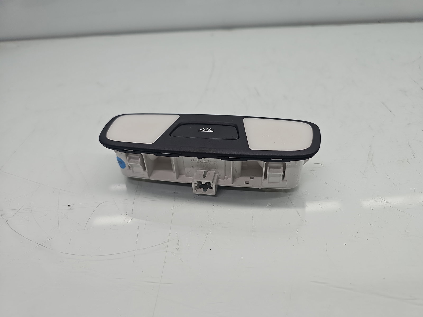 Plafoniera spate AUDI A3 (8VS) [Fabr 2013-prezent] Berlina S-line 8V0947111 - imagine 2