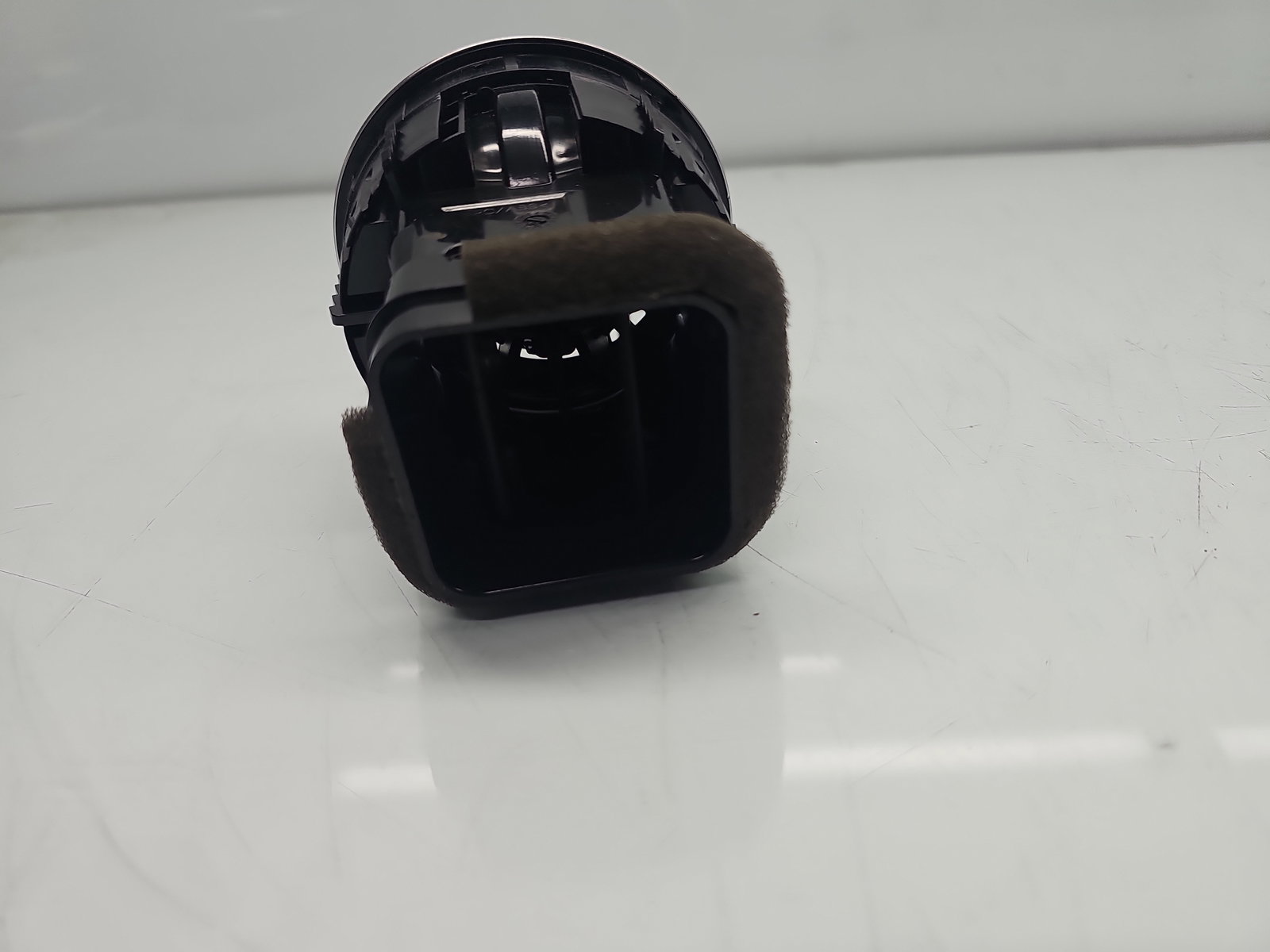 Grila aerisire centrala stanga AUDI A3 (8VS) [Fabr 2013-prezent] 8V0820901A - imagine 4