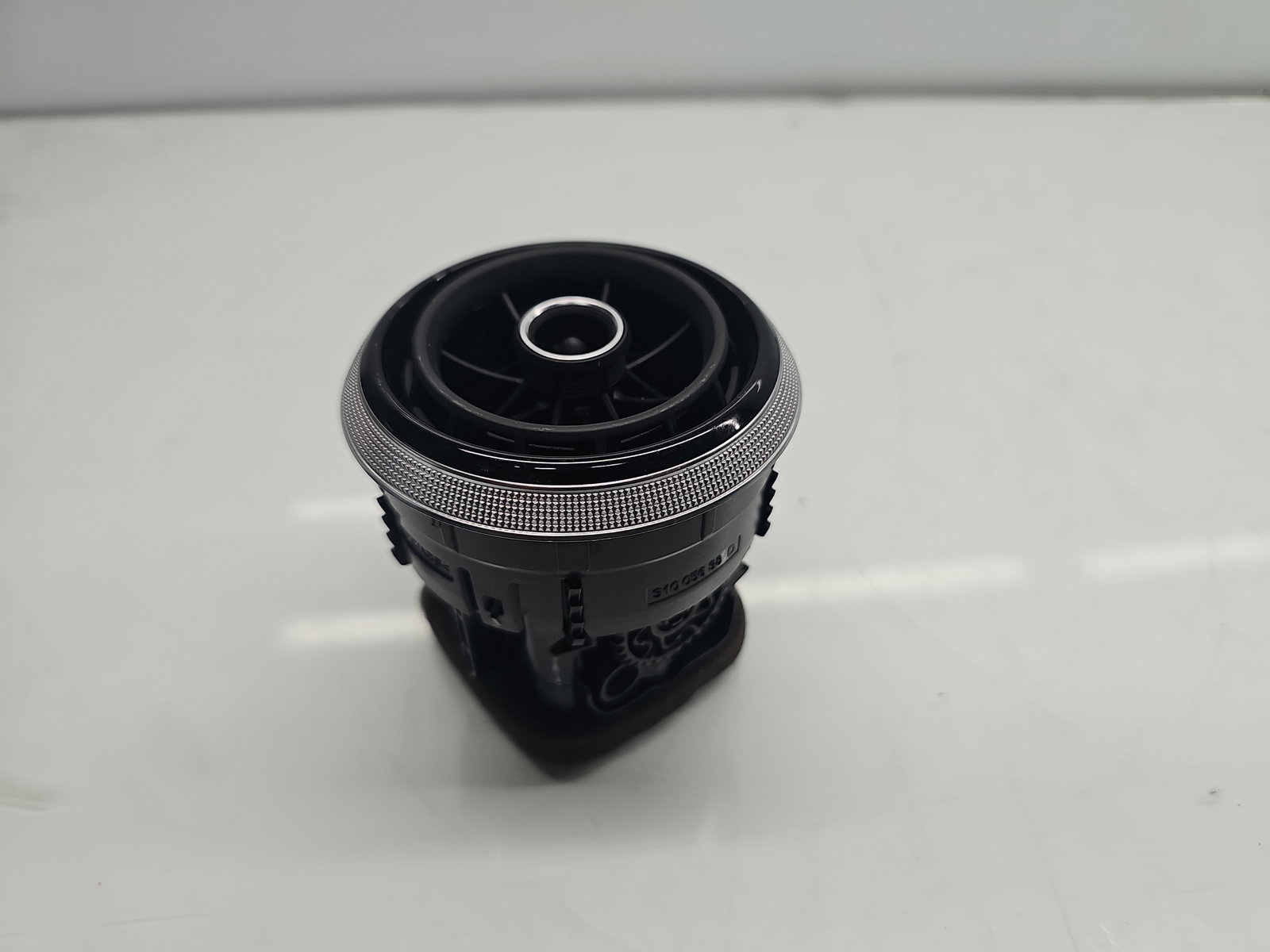 Grila aerisire stanga AUDI A3 (8VS) [Fabr 2013-prezent] 8V0820901A - imagine 1