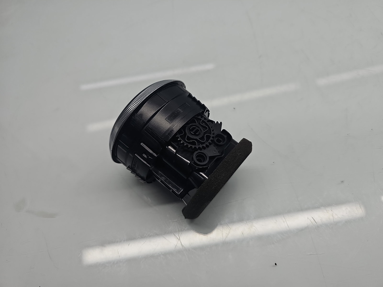 Grila aerisire stanga AUDI A3 (8VS) [Fabr 2013-prezent] 8V0820901A - imagine 3